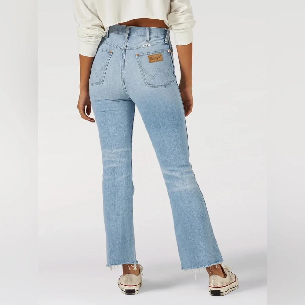 NWT Wrangler Wrock 672 High Rise Kick Flare Jeans - Picture 1 of 5